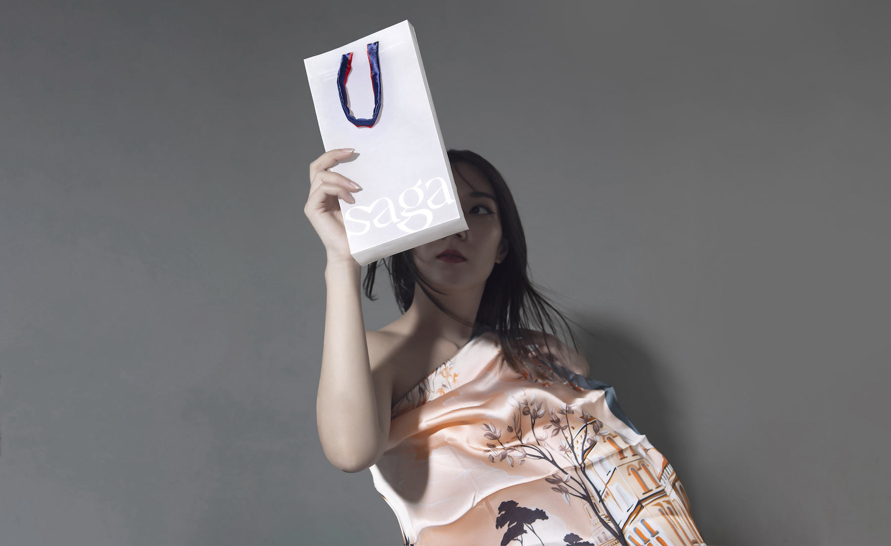 深圳時(shí)尚女性品牌設(shè)計(jì)